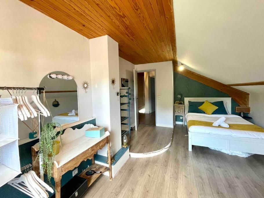 La Casa Del Papa - Maison Spacieuse Avec Jardin Hébergement de vacances Dole